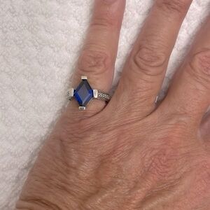 Avon Vintage Sterling Silver Ring Blue Stone